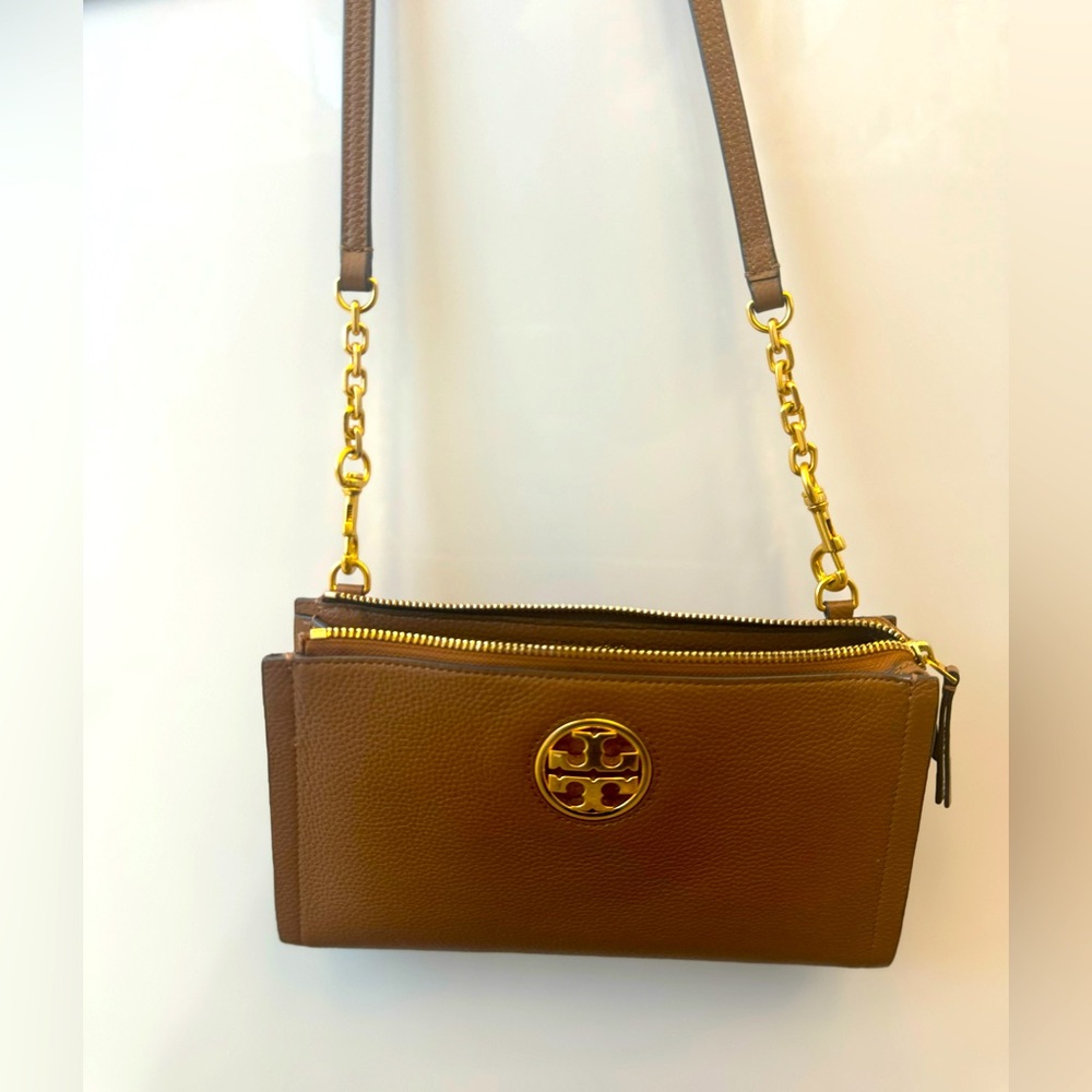 Tory Burch leather brown crossbody bag. Beautiful, used , excellent condition.